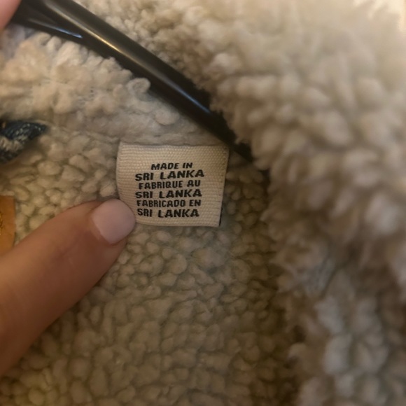 Levi’s Sherpa trucker jacket- women’s - Picture 7 of 9